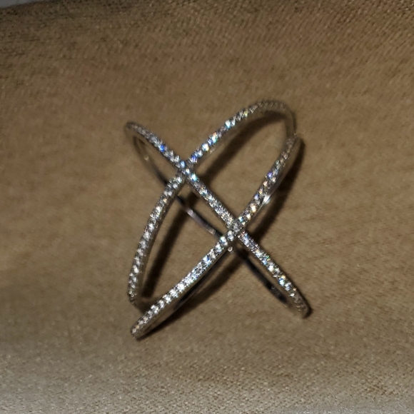 Unusual Shaped Ring*DISCOUNT ON SHIPPING** - Picture 1 of 7